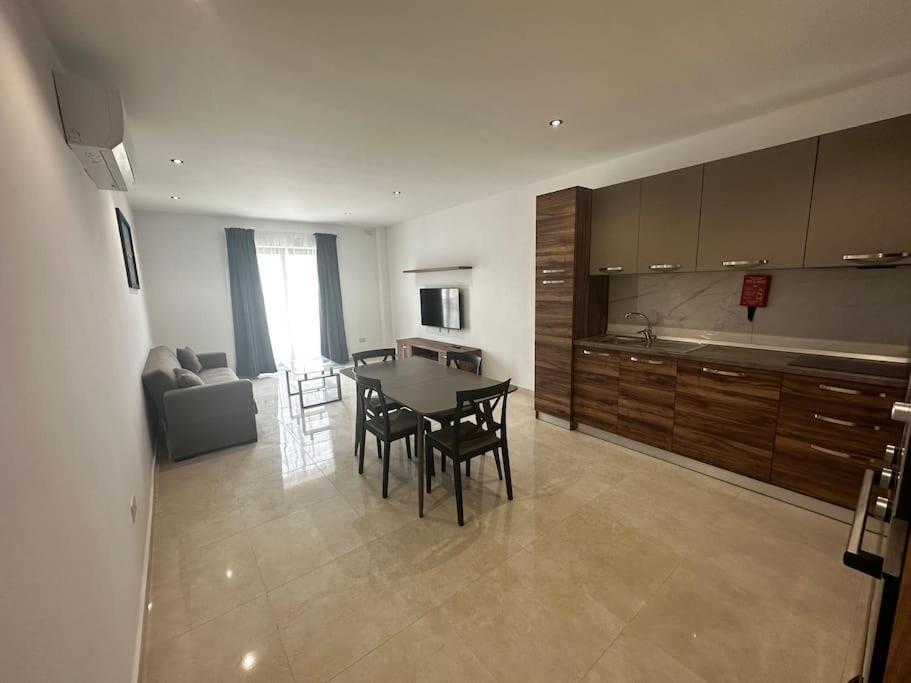 Duplex Penthouse In Gzira Sleeps 6 Appartement Buitenkant foto
