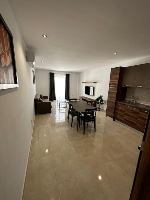 Duplex Penthouse In Gzira Sleeps 6 Appartement Buitenkant foto